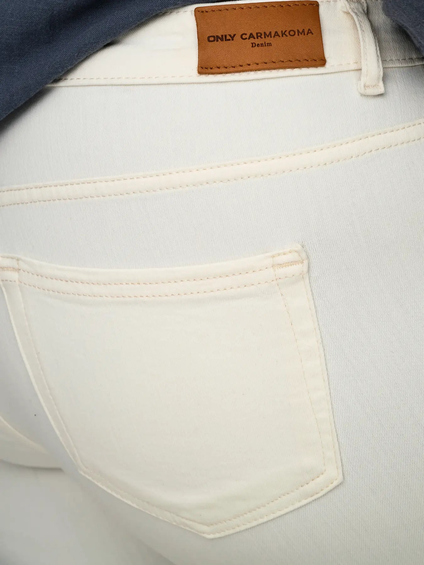 ONLY Carmakoma CARWILLY REG WAIST DNM CAPRI NOOS | Ecru