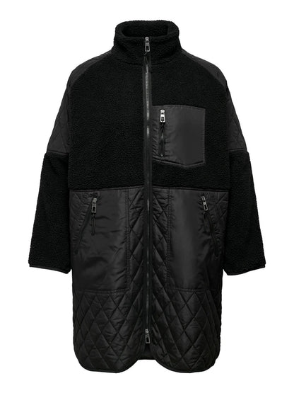sort quilt og teddy jakke ONLY Carmakoma CAROHIO Coat Black