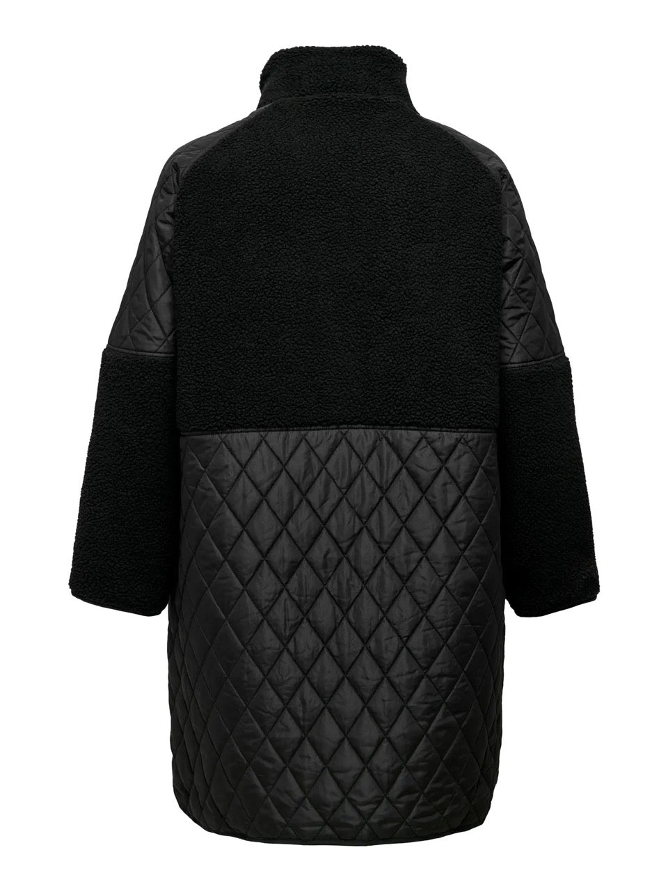ryggen af sort quilt og teddy jakke ONLY Carmakoma CAROHIO Coat Black