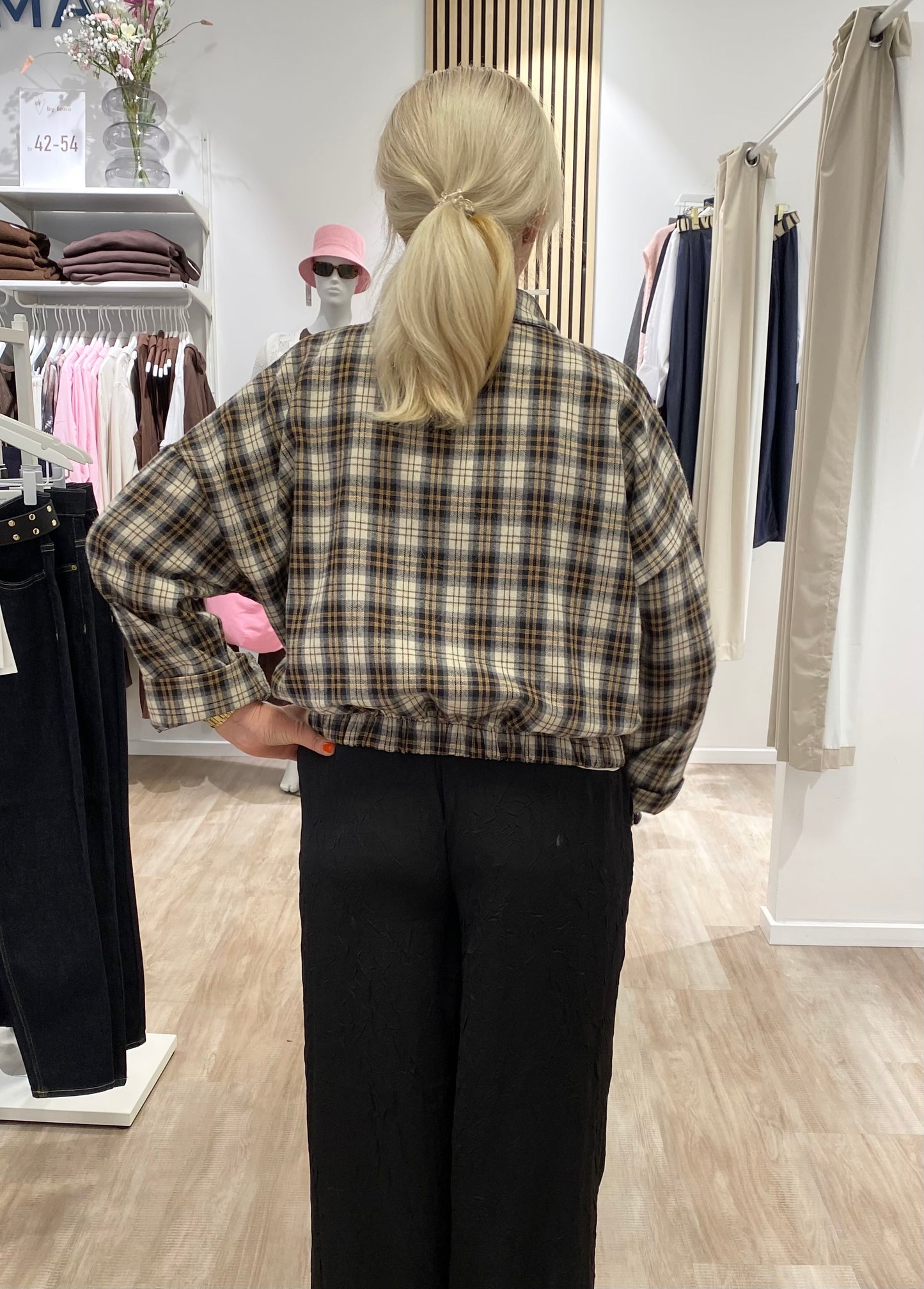 Mind by lene - Ternet skjorte - Black w. brown stripe
