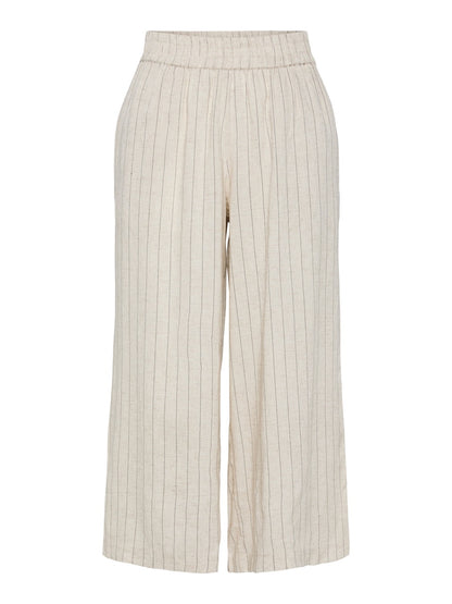 cropped beige hørbukser med tynde sorte striber og elastik i taljen. PIECES PCPIA HW WIDE CULOTTE Birch/black