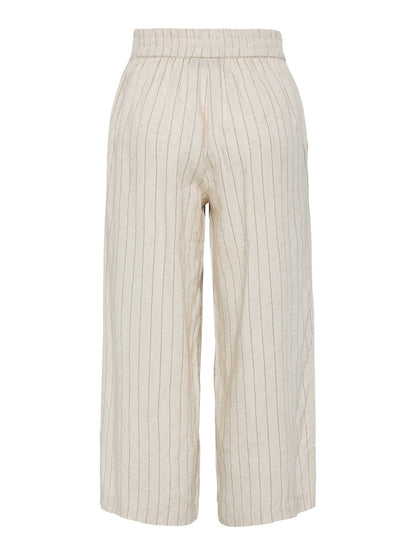 bagpå cropped beige hørbukser med tynde sorte striber og elastik i taljen. PIECES PCPIA HW WIDE CULOTTE Birch/black