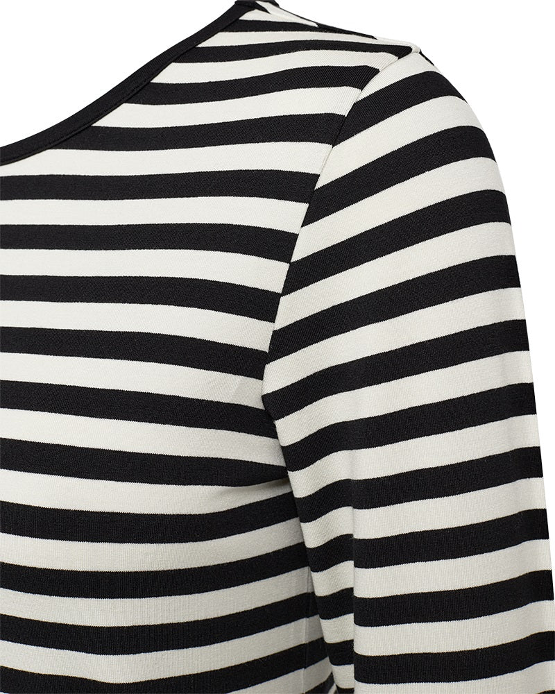 Freequent FQLIANA-TEE Bluse | Black w. Star Off-white