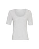 kortærmet grå t-shirt med dyb rund halsudskæring. MOSS Copenhagen MSCHJuna SS Tee LGM