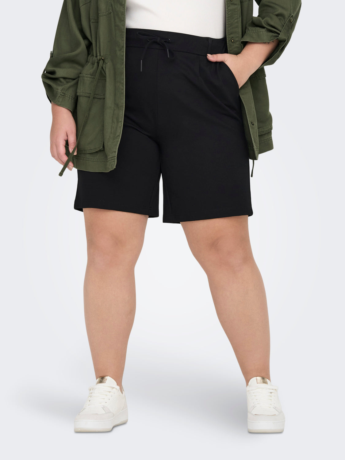 ONLY Carmakoma CARGOLDTRASH Long Shorts Black