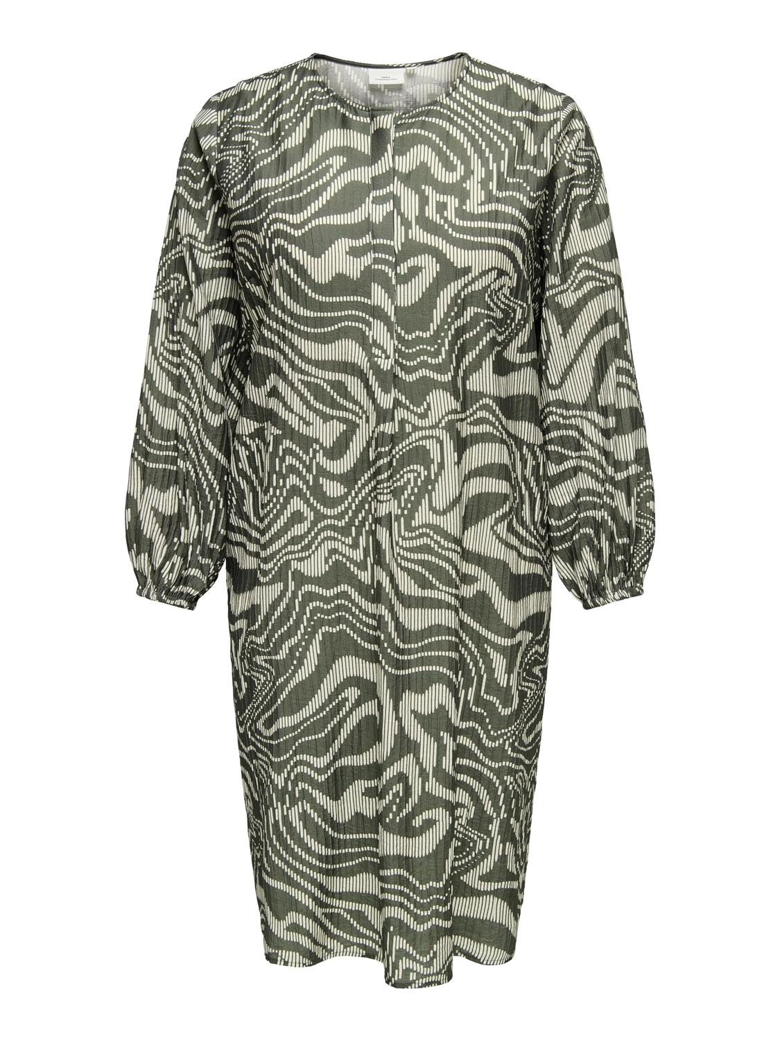 langærmet mønstret grøn kjole. ONLY Carmakoma CARITHILDA DRESS Kambaba