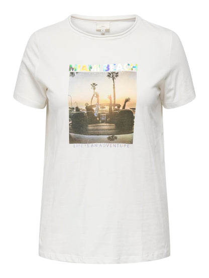 ONLY Carmakoma Cloud Dancer MIAMI BEACH T-Shirt CARARNA LIFE SS REG TEE JRS