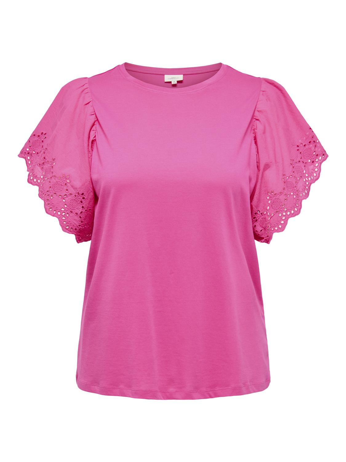 pink top med blonder på ærmerne. ONLY Carmakoma CARHELENA Top | Fuchsia