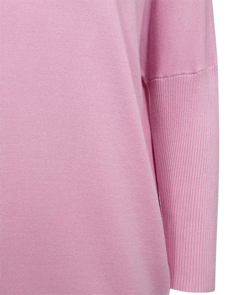 closeup af lyserød strik med 3/4 ærmer i rib. Freequent Lilac Sachet FQJONE-PU