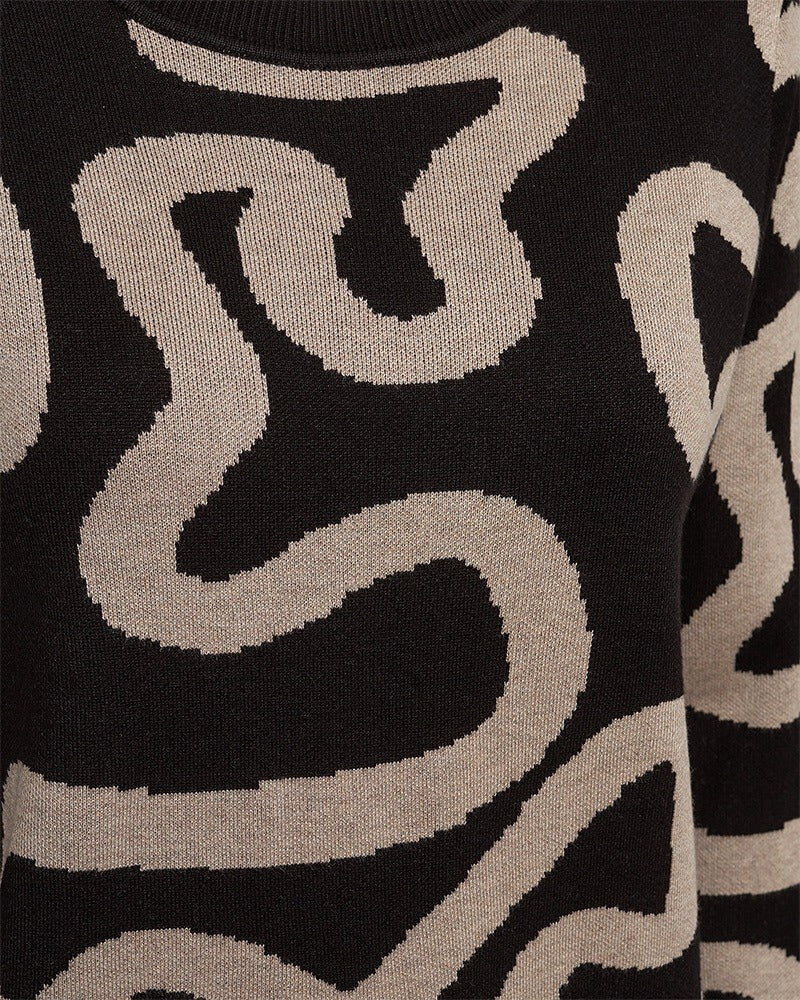 grafisk mønster på sort strik med beige mønster. Freequent FQANI-PULLOVER Black w. Simply Taupe Mlg.