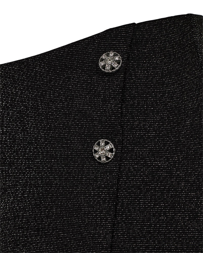 Glitrende skorts, som er en kort nederdel med indbyggede shorts fra Freequent FQNANNILUX-SKIRT Black w. Silver