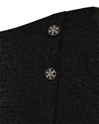 Glitrende skorts, som er en kort nederdel med indbyggede shorts fra Freequent FQNANNILUX-SKIRT Black w. Silver