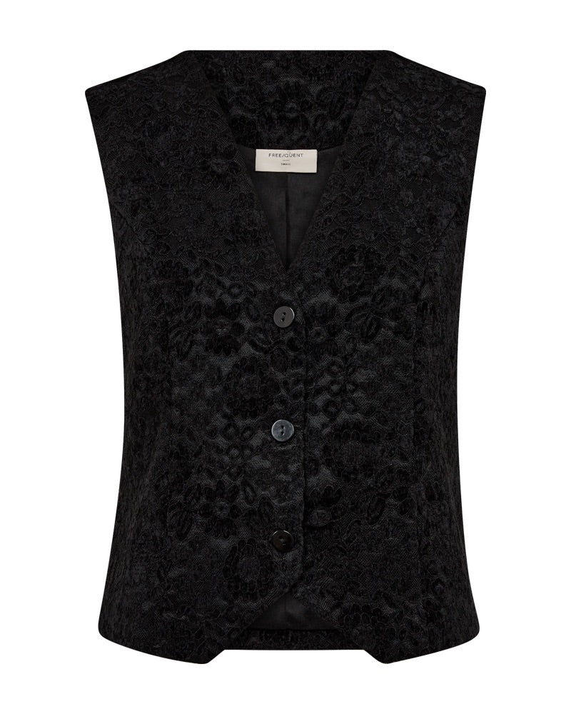 model med sort vest fra Freequent med velourblondekvalitet og blomstermønster. Freequent FQGRY-WAISTCOAT Black