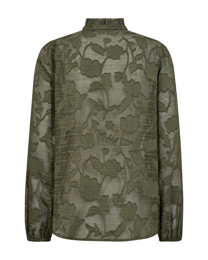 ryggen af gennemsigtig grøn skjorte med blomstret mønster og flæsekrave. Freequent Deep Lichen Green FQCIME-SHIRT