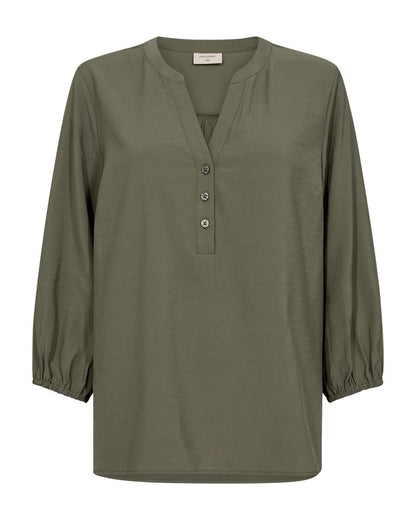 grøn bluse med v-hals og 3/4 ballonærmer. Freequent FQPENNY-BLOUSE Deep Lichen Green