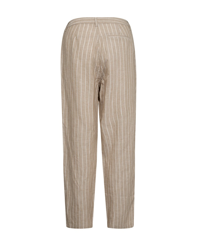 bagpå beige bukser med tynde hvide striber. Freequent Sand Off-white FQLAVEGA-PANTS