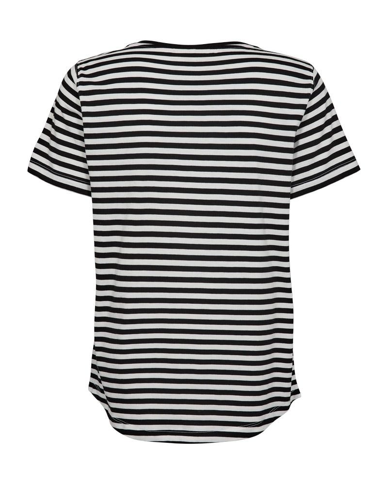 ryggen af kortærmet stribet t-shirt sort hvid med lyserød hjerte på brystet. Freequent Black Off-white FQMIAN-TEE