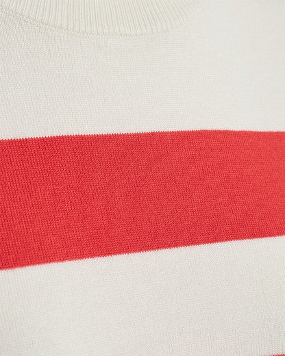 closeup kortærmet hvid t-shirt med brede røde striber. Freequent Off-white Bittersweet FQPIXIE-PULLOVER