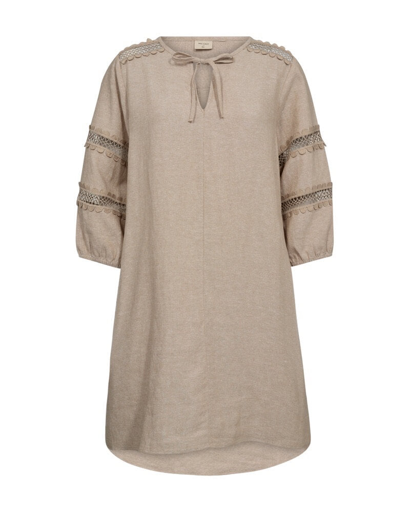 beige hørkjole Freequent FQLALUNA-DRESS Sand melange