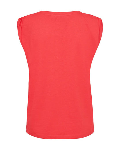 ryggen af rød t-shirt med rynkedetaljer på skuldrene Freequent FQMELISSA-TEE Bittersweet