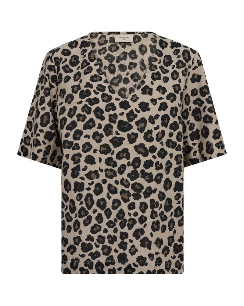 kortærmet leo t-shirt med løs pasform. Freequent Sand Melange w Black FQLAVISCO-BLOUSE