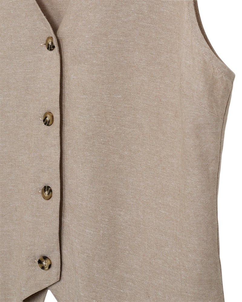 closeup af beige vest med v-hals og knappelukning foran Freequent Sand melange FQLAVA-WAISTCOAT
