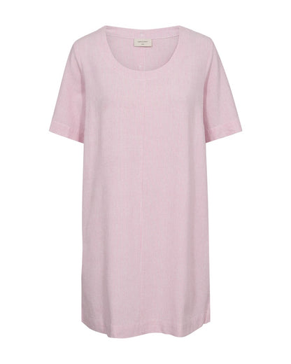 lyserød kjole med korte ærmer og rund hals og knappelukning på ryggen. Freequent Off-white w Fuchsia Pink FQLAVA-DRESS