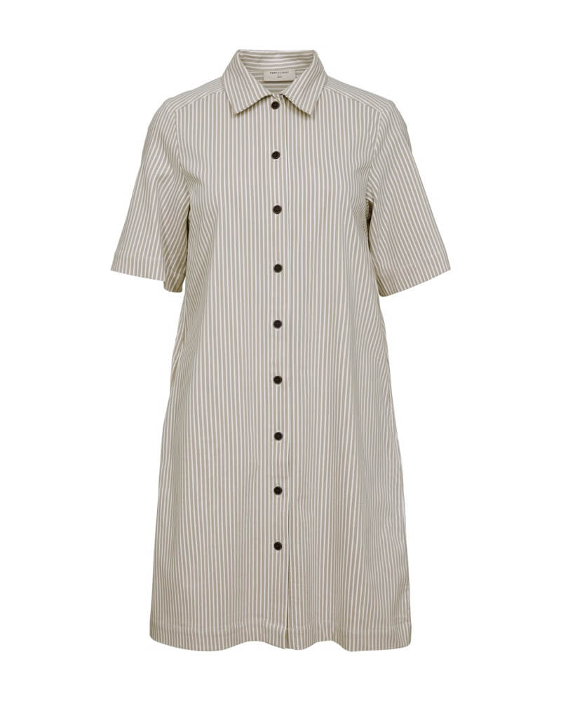 beige kjole med knapper foran. Freequent FQREXA-DRESS | Simply Taupe w. Star Off-white