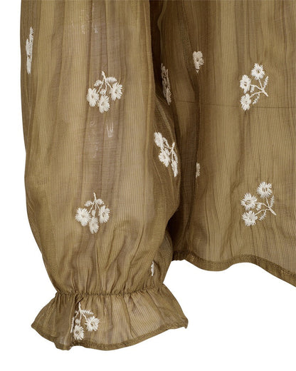 ærme på bronze bluse med hvidt broderi og flæsedetaljer. Freequent FQWENDY-BLOUSE Antique Bronze w. Moonbeam