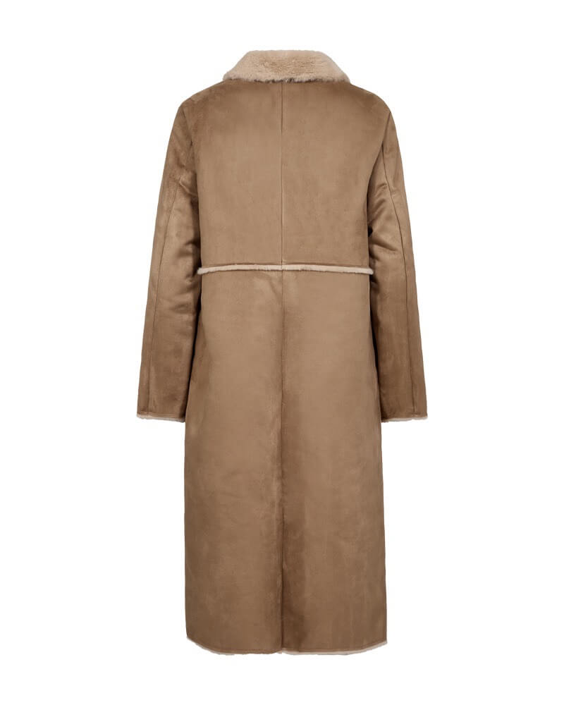ryggen af lang brun ruskindsjakke med faux fur. Freequent FQLAMSE-JACKET Lang Thrush