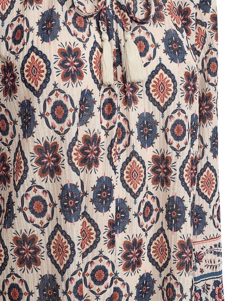 bindebånd ved halsudskæring på mønstret bluse Freequent FQNOMES-BLOUSE Moonbeam w. Baked Apple