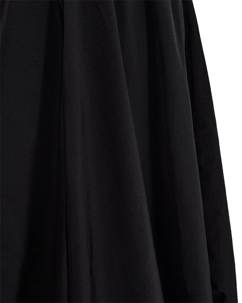 closeup af sort ballonnederdel med elastik i taljen Freequent FQMINDY-SKIRT Black