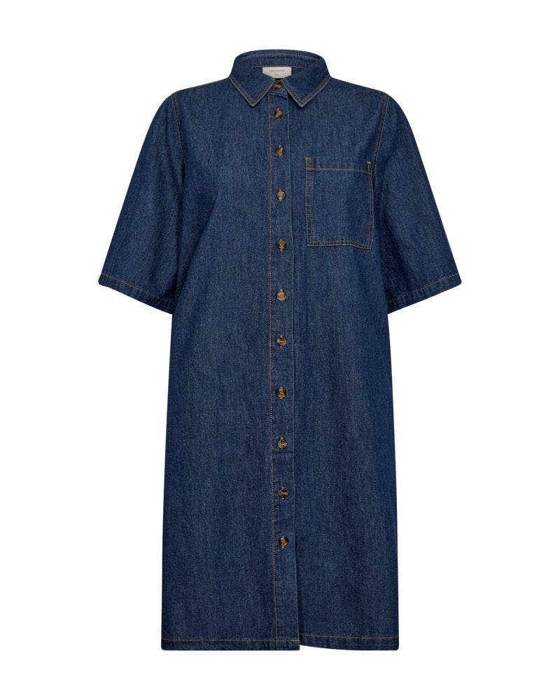 kort denimkjole med 3/4 ærmer og sidelommer. Freequent FQLISEA-DRESS denim