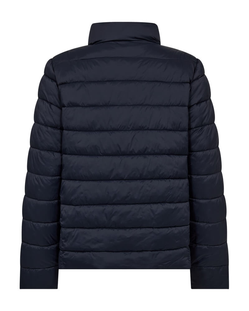 ryggen af navy blå quilt jakke Freequent FQPENNY-JACKET Salute