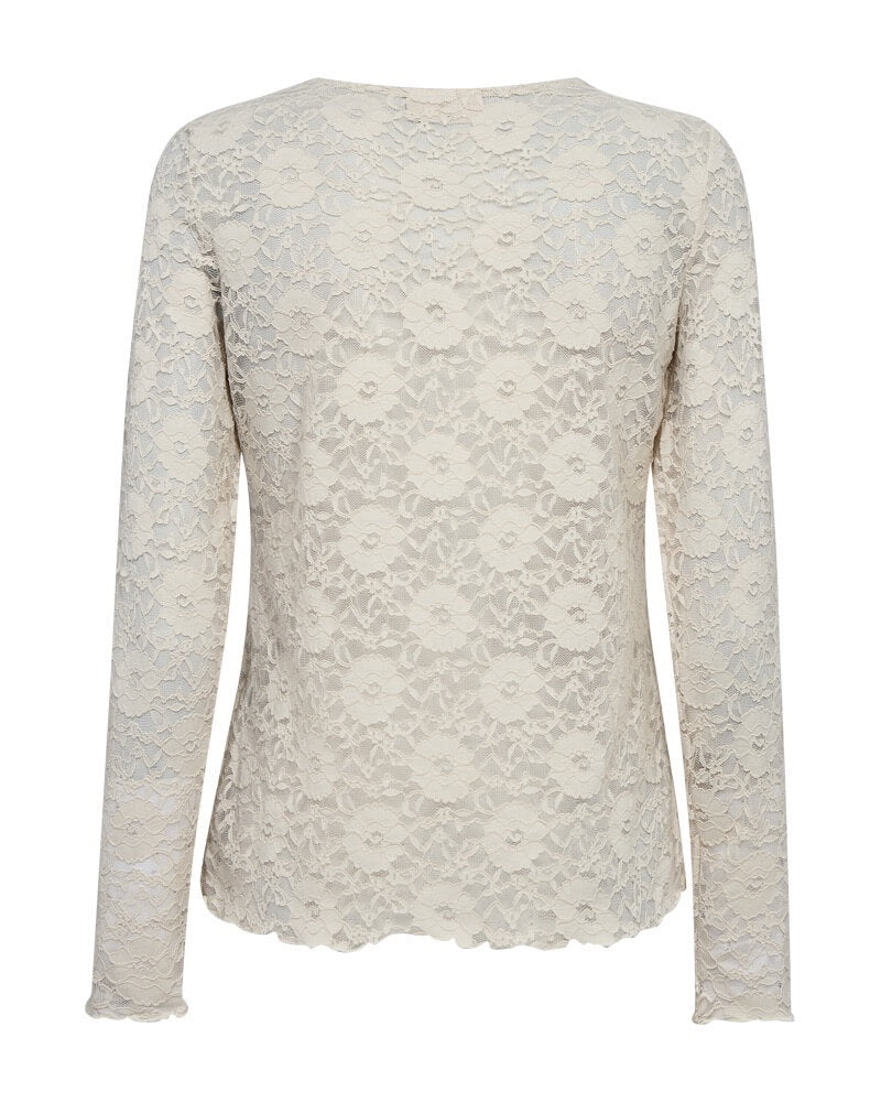 ryggen af creme hvid blondebluse let gennemsigtig. Freequent FQLENNON-BLOUSE Moonbeam