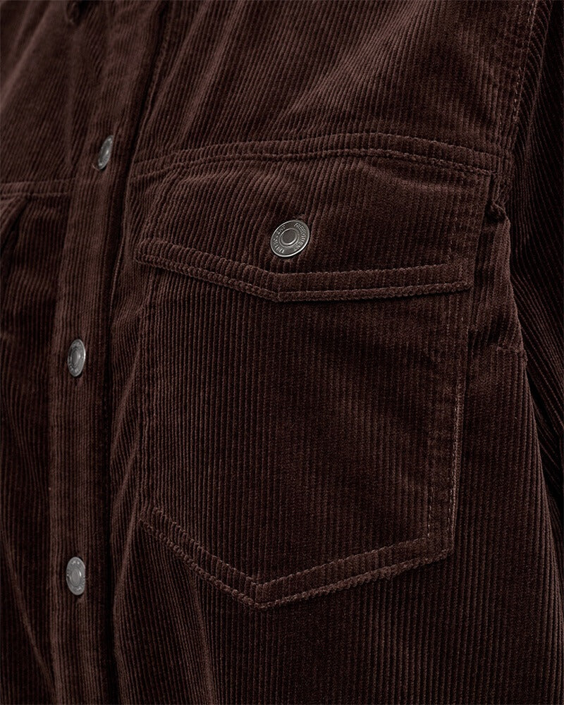 brystlomme på brun kjole i fløjl. Freequent FQCORDY-DRESS Coffee Bean