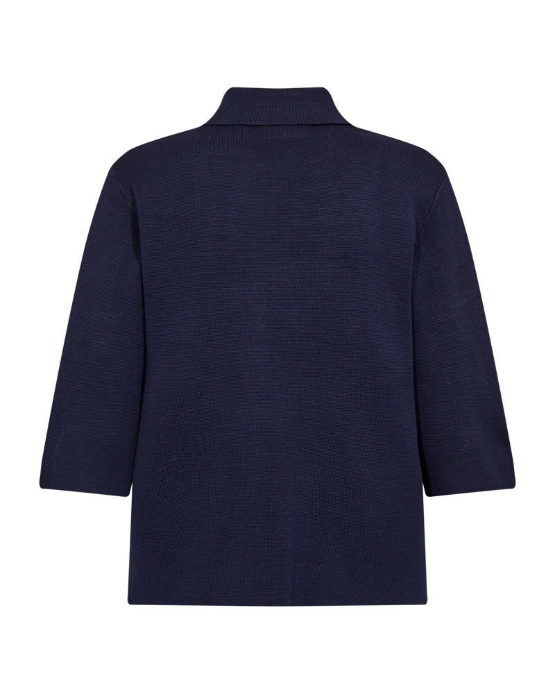 ryggen af blå t-shirt med skjortelook og halvlange ærmer. Freequent FQANI-PULLOVER Navy Blazer