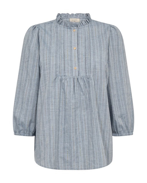 let blå bluse med diskrete striber. Freequent FQNALEEN-BLOUSE Vintage Indigo Melange