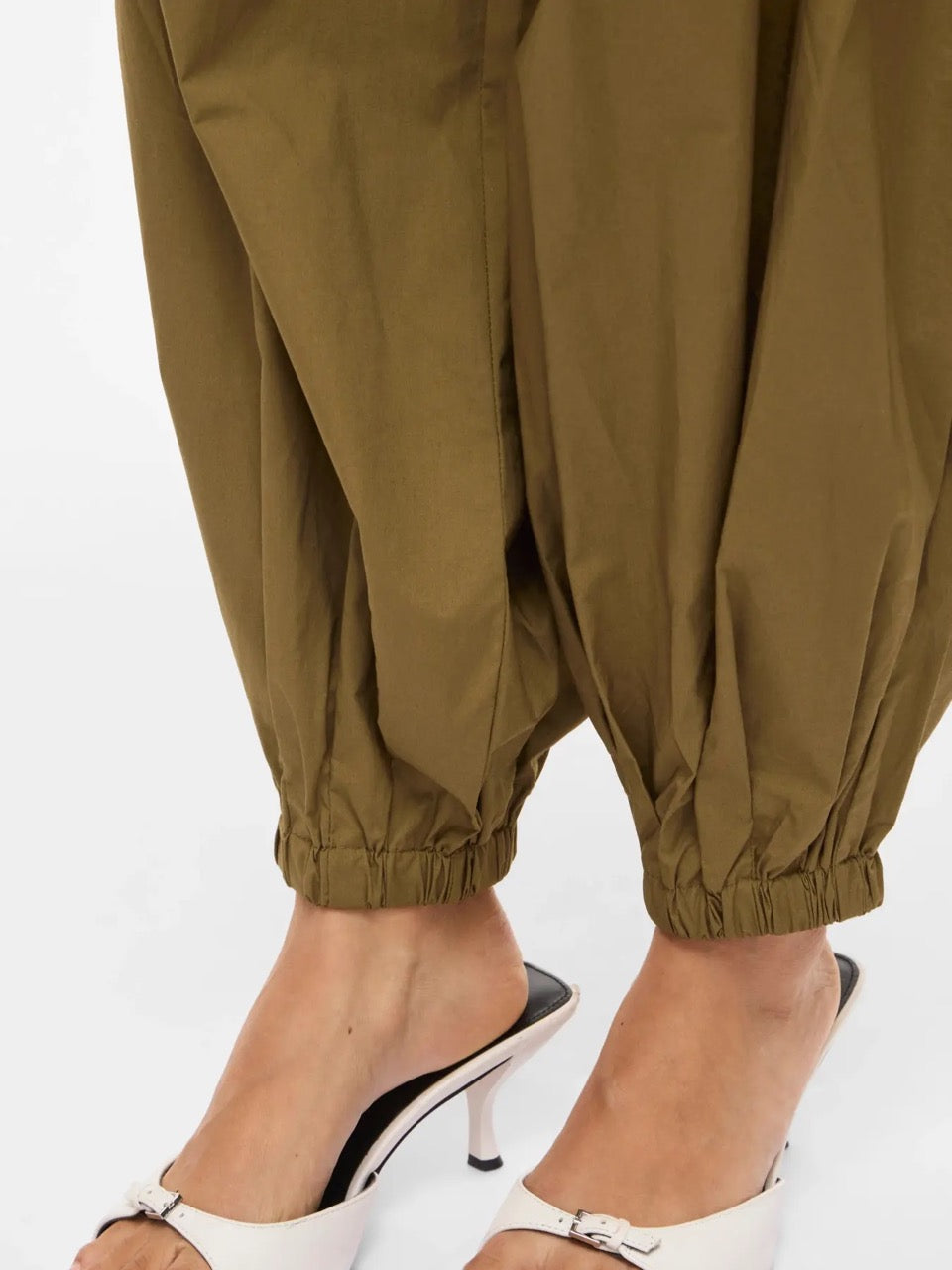 bukser med elastik og volumen VILA VIEMILIE Parachute Pants Dark Olive