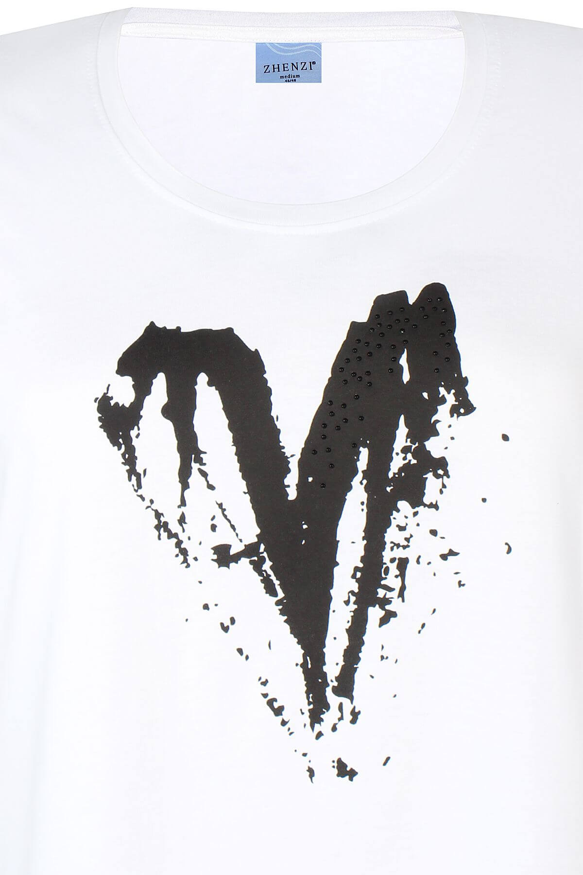 closeup af kortærmet hvid t-shirt med print af sort hjerte på brystet. ZHENZI Fenn 713-T-shirt White