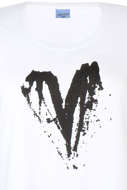 closeup af kortærmet hvid t-shirt med print af sort hjerte på brystet. ZHENZI Fenn 713-T-shirt White